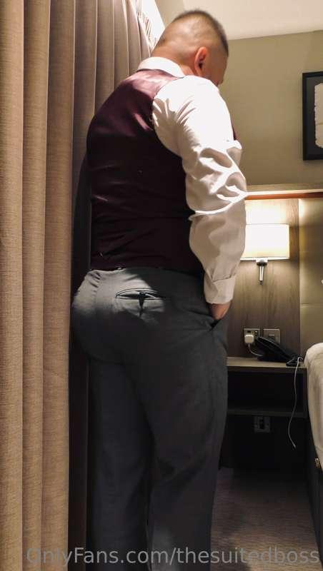 thesuitedboss image #0