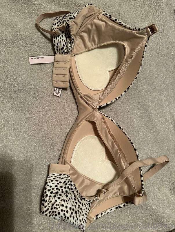 Look at my bra 😉 xx