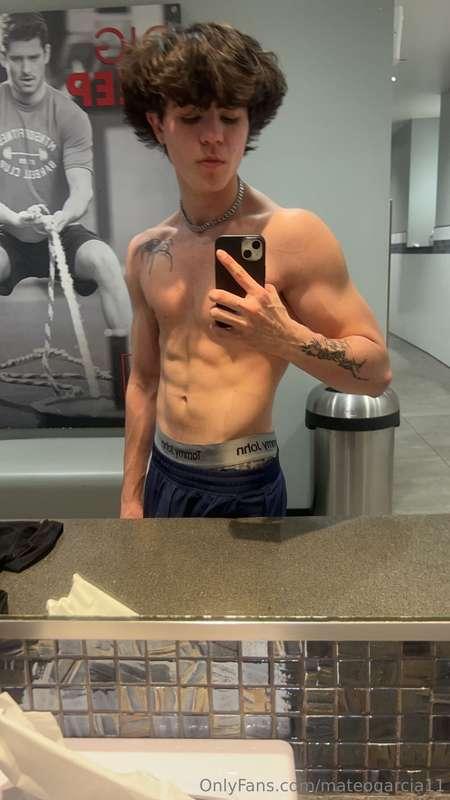 Be my gym buddy?