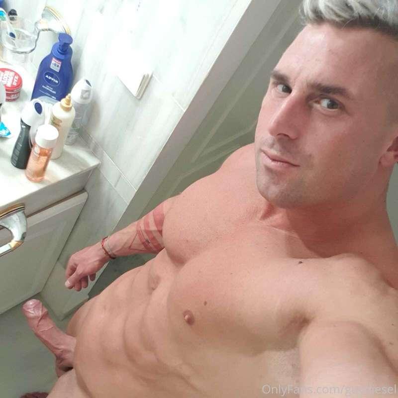 Morning wood 🍆🍆🍆🍆🍆