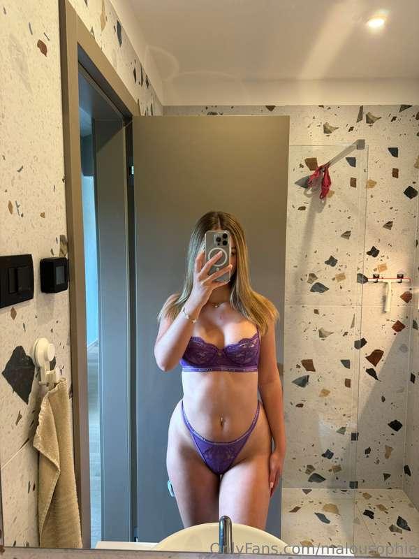 soll ich meinen BH ausziehen? 👅 ➡️
