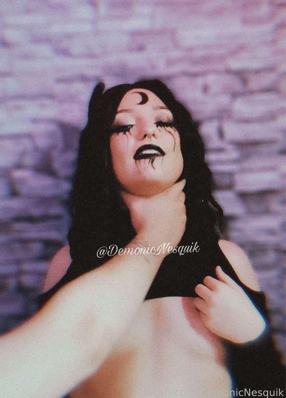 Choke me 🖤😈🖤