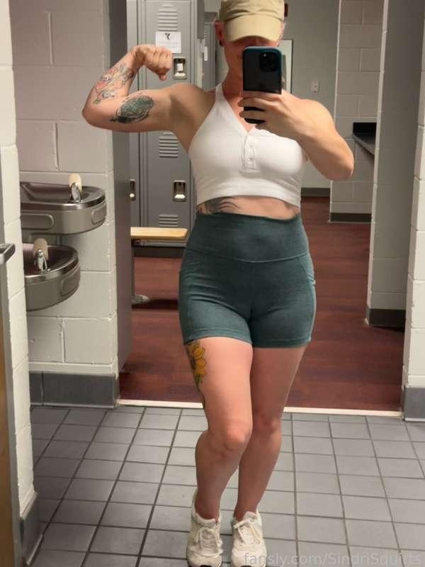 sindrisquirts image #1