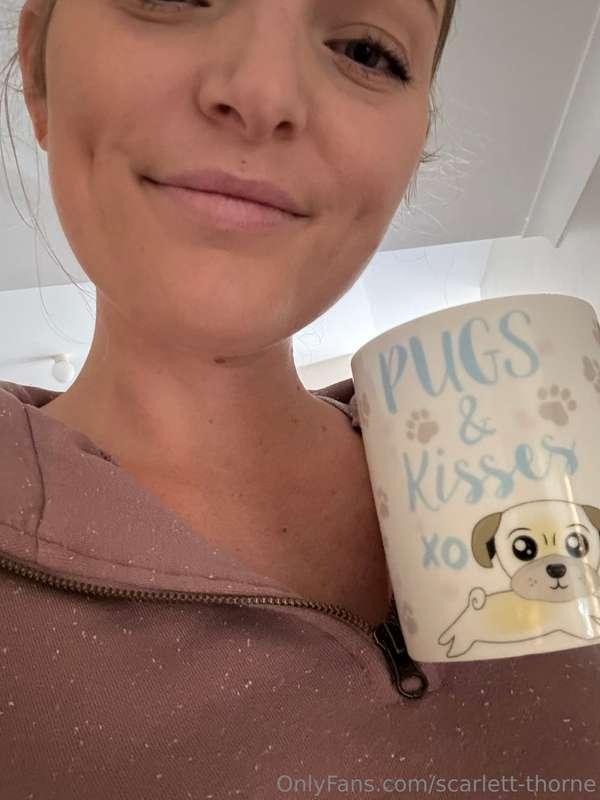Happy Friday 🥰 it’s a coffee and pjs kinda day ☔️