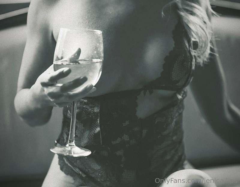Lazy Sunday🖤 watch your DMs💋