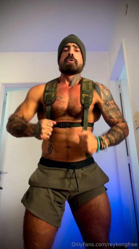 onlyfans.com/reykong 5.4K posts🥵💪🏽