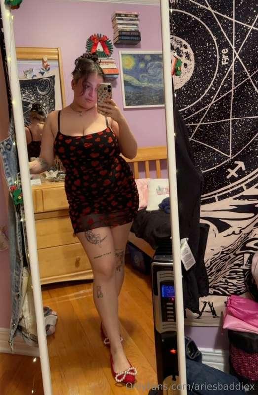 watch me strip out of this dress rn 🙈🙈 check ur dms 😘