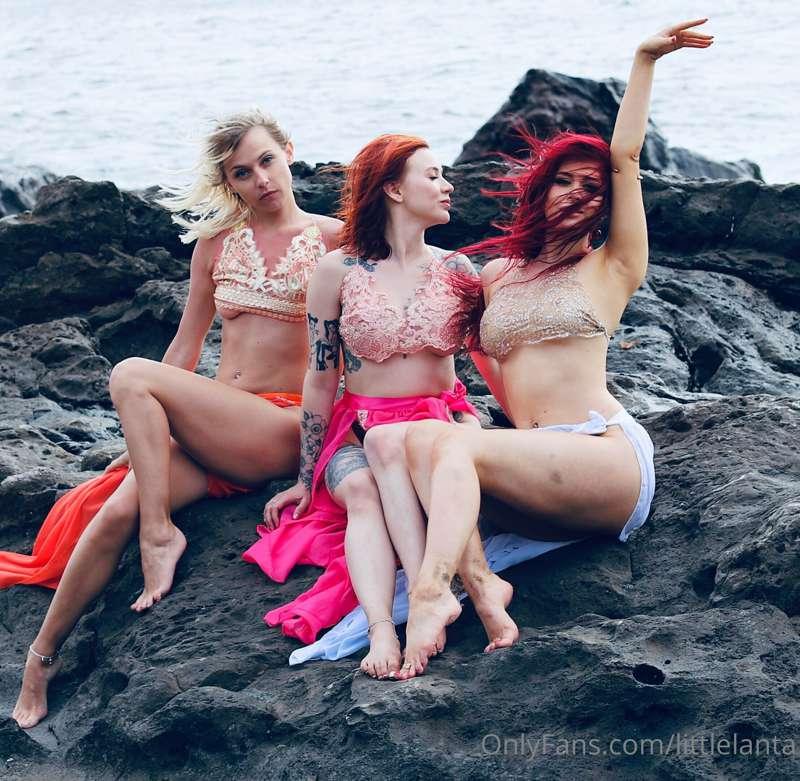 🧜🏼‍♀️🌊 Sea sirens 🌊🧜🏼‍♀️
@toychloe @evaray
