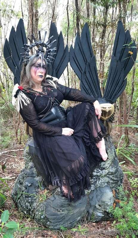 darkqueenofcrows image #0