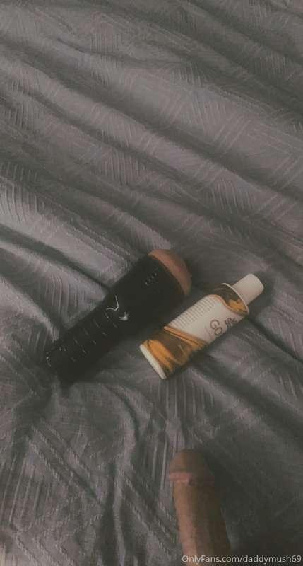 New toy play video coming today who’s going to cum with me 😈