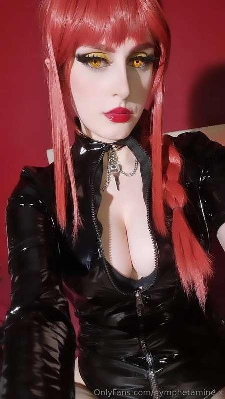 Little Makima selfie from when I was shooting her set 🐶⛓️Can..