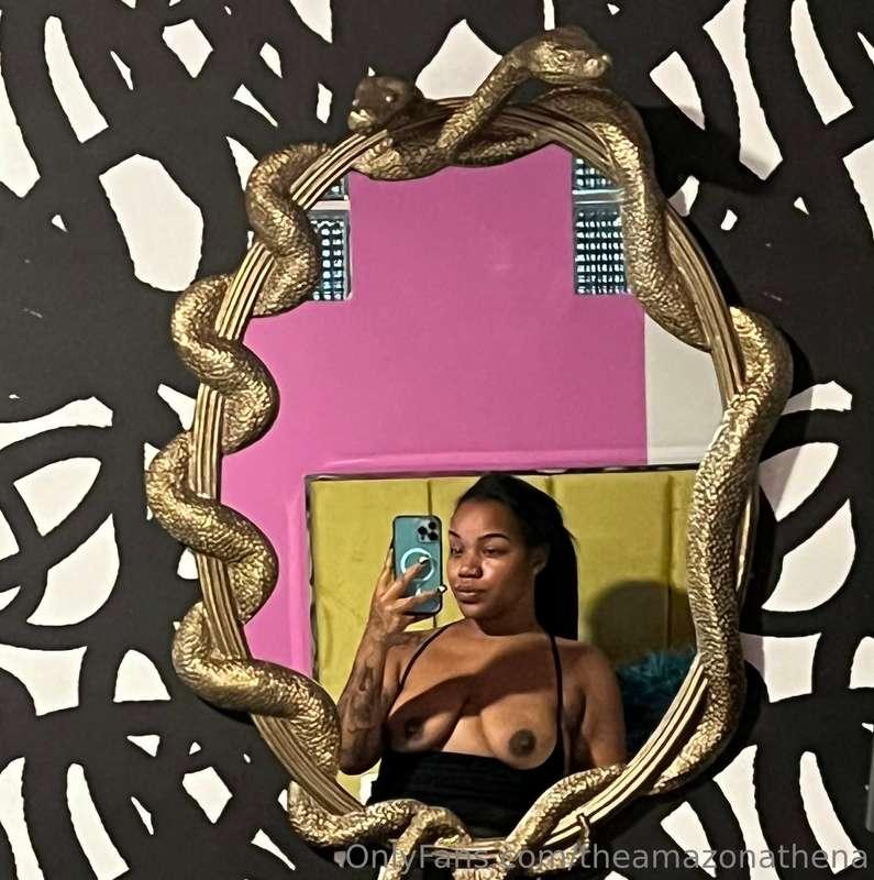 Come kiss me & fuck me back to sleep 💦