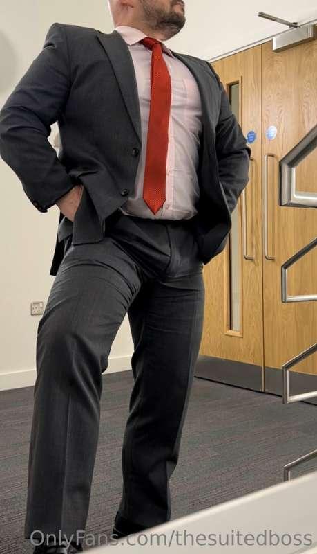 I’m a bit grumpy today, please be on your best behaviour.🤵‍♂..