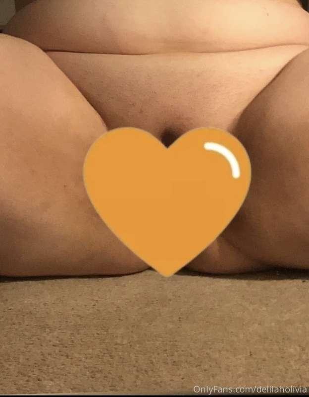Drippy, needy, and desperate for someone to fill me 🧡