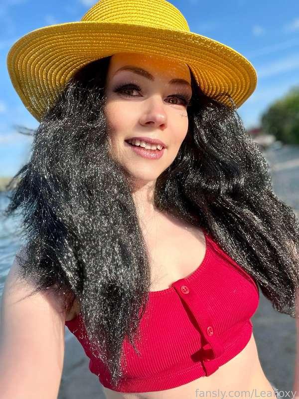 Luffy selfies 👒

Come on a journey with the Pirate Queen! 🌏

#cosplay #onepiece #anime #cosplayer #egirl #nature #outside #outdoors #beach #luffy