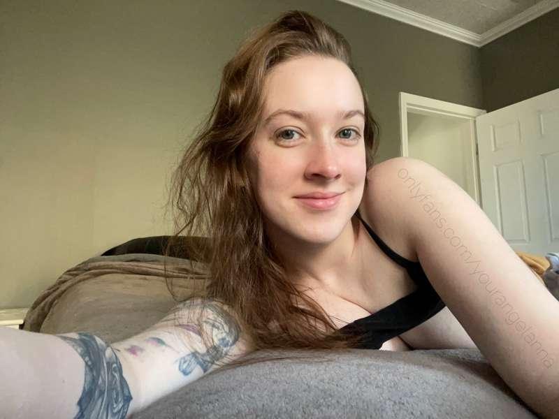 Morning bed head titty pics 🥰