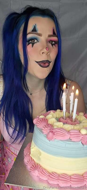 Got myself a birthday cake 🎂 Thankyou for celebrating with m..