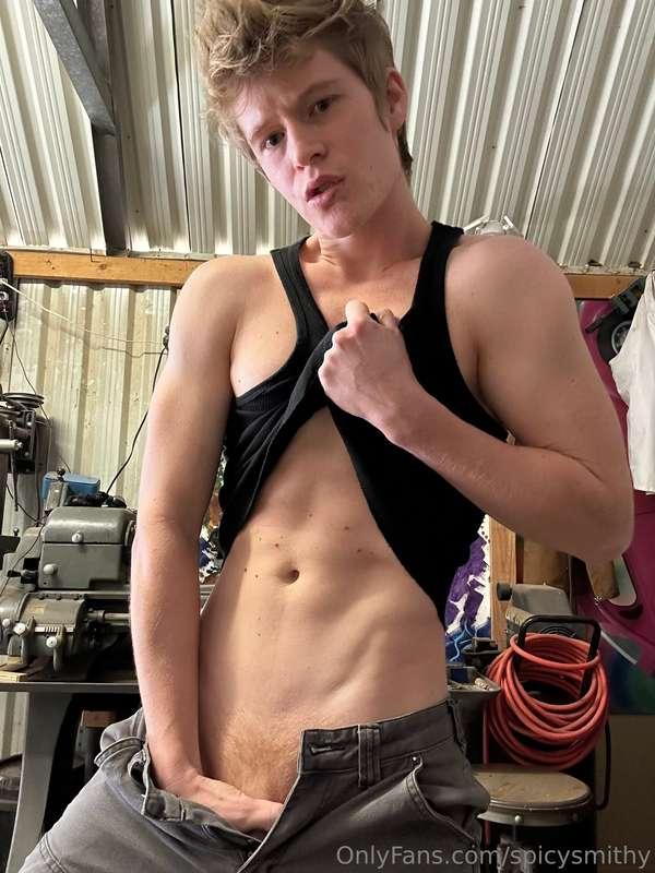 Everyone with auto renew just got a FEAST for their eyes 😏😘