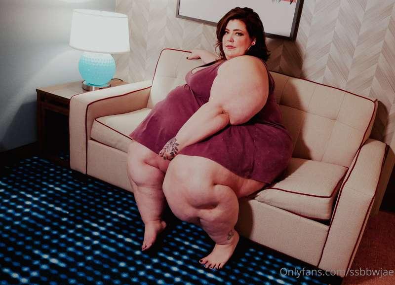 I was feeling myself in my purple dress before shooting some..