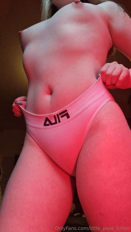 Took some pictures this morning before my nail appointment 💅