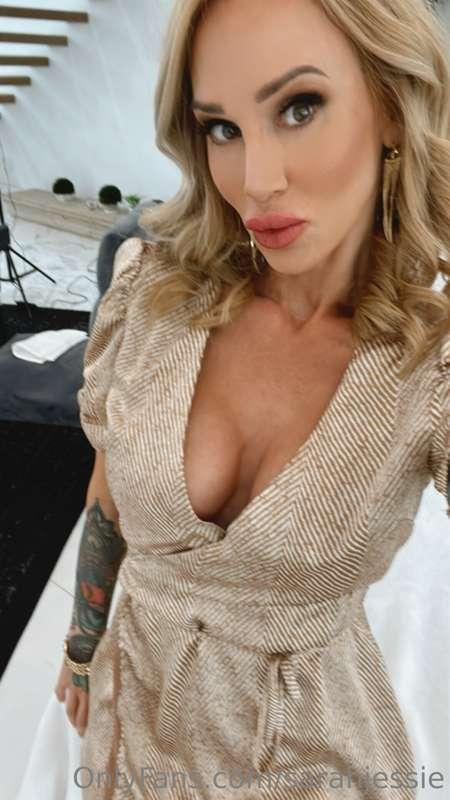 No pressure. Just pics that make you double-tap... and maybe..