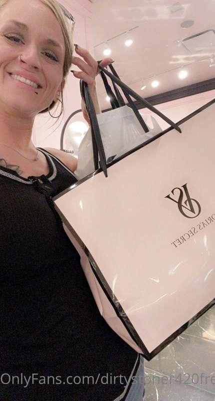 Wanna see what Victoria’s Secret is??? Come on over to my XX..