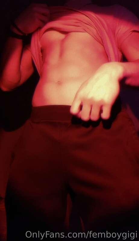 Your femboy bf completely stripteases from regular clothes
H..