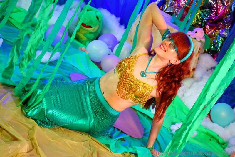 Siren's CallOne look at this lil sexy mermaid, and you'll be..