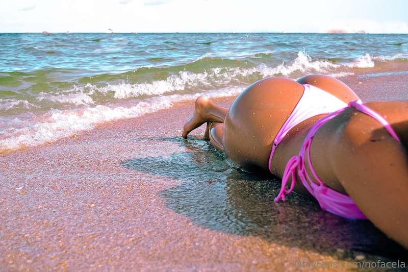 Good morning, baby… I just woke up dripping wet 💦😏 and hopin..