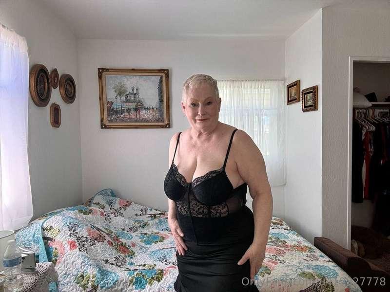 Hey hunny, what do you want to see mommy do?