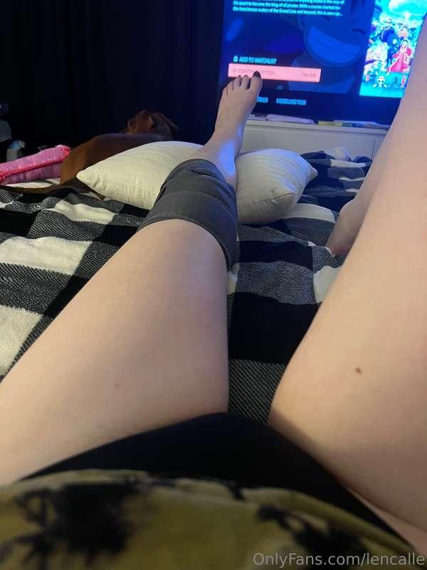 Who says you can’t be cute and in a knee brace!