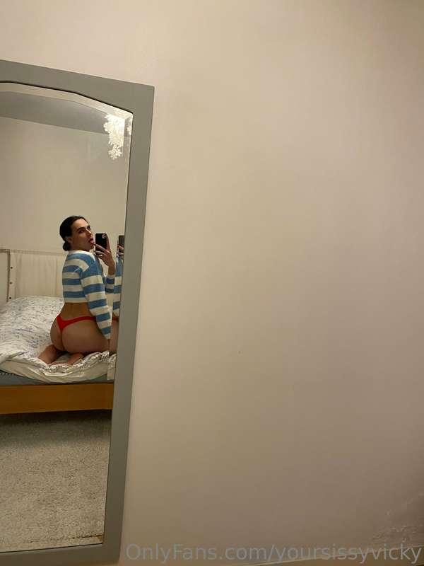 yoursissyvicky image #2