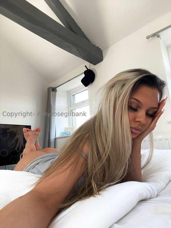 Saturday’s are for staying in and cumming with me, don’t you..