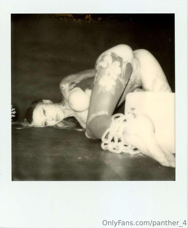 Absolutely love how these black and white Polaroids turned o..