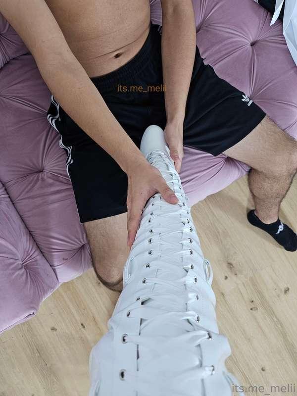 Stell dir vor ich trete dir mit diesen Stiefeln in die Eier😈..