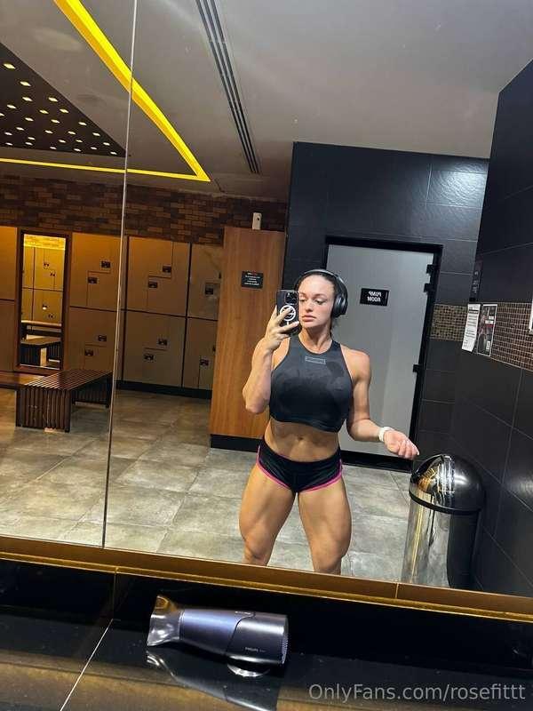 Quads ✔️ prep is slapping me across the face 🤣 soooo hungry ..