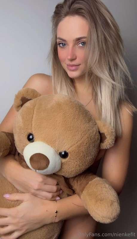 Happy Valentine 🌹VIPs you are in for a treat today 🥰