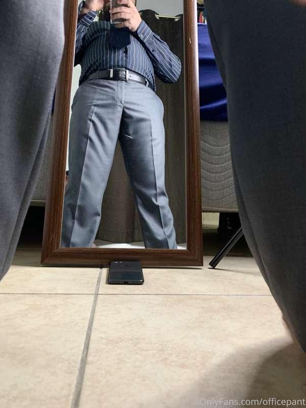 Mi jefe: Antes y después de ordeñarse.
My boss: Before and a..