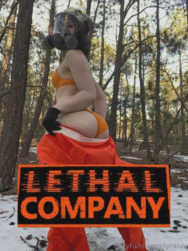 LETHAL COMPANY  This set was so fun to do 😭 23 photos, outdo..