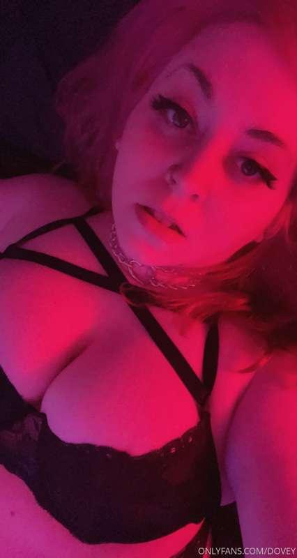 Lace and straps and chains... 😈 I like it. Do you?