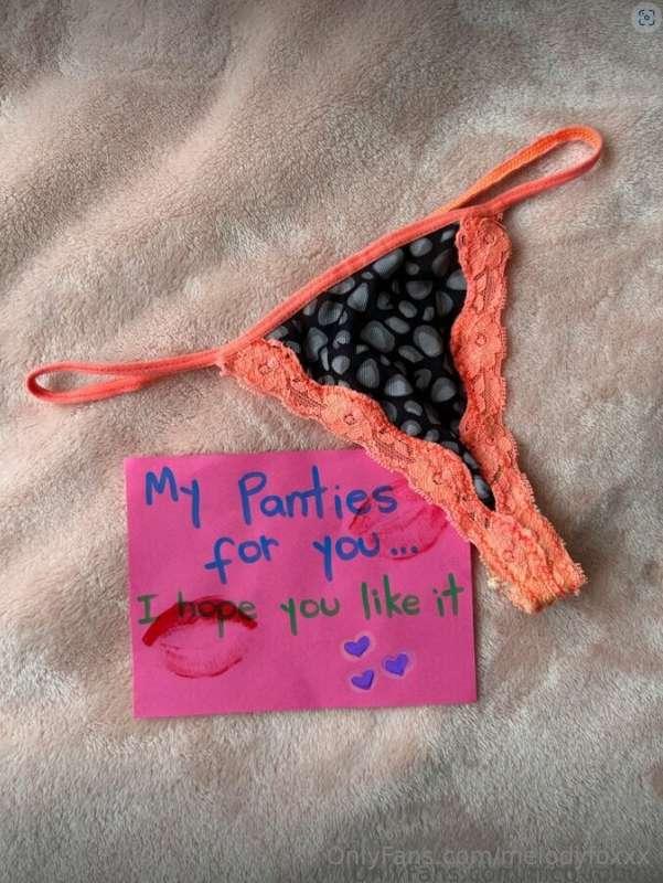 dm me :) if you want panties i filled with my jizz daddies.