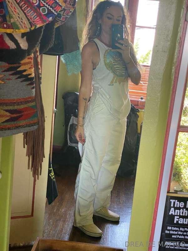 Do you like my pants on or off? 👽👽