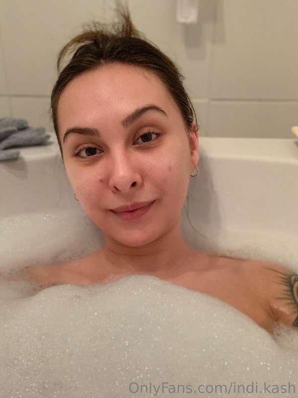 It’s weird bitch winter & these baths are the only thing kee..