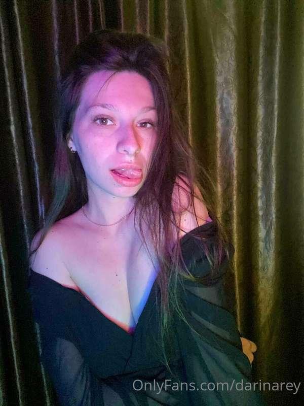 Do you know how naughty my tongue can do?👅