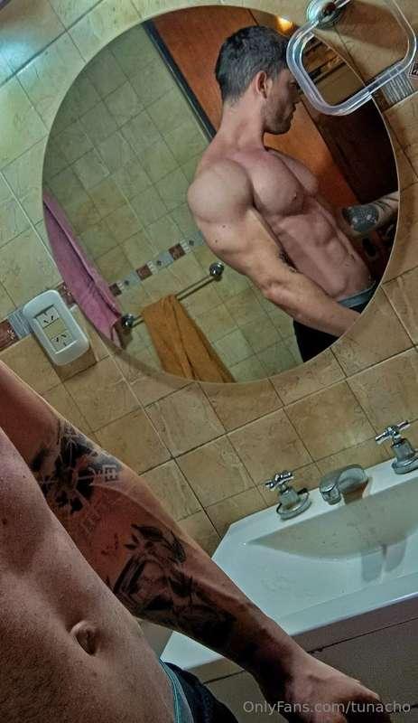 💪 𝐁𝐎𝐃𝐘 𝐆𝐎𝐀𝐋𝐒 & 𝐁𝐀𝐃 𝐁𝐎𝐘 𝐕𝐈𝐁𝐄𝐒 😈He’s not just strong — he’s ad..