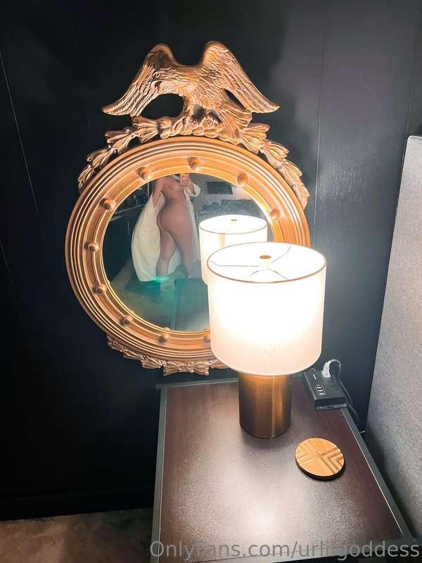 🦅 𝐑𝐨𝐜𝐤, 𝐅𝐥𝐚𝐠 & 𝐄𝐚𝐠𝐥𝐞 🦅

This mirror made my ass look insanee..