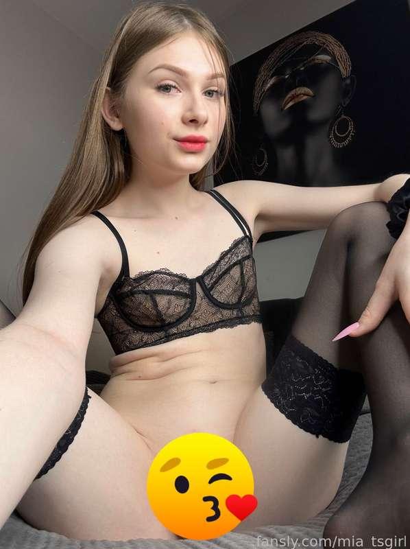 mia_tsgirl image #1