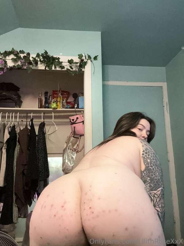 Scroll to the last pic for a good place to aim for 🤭💦😈