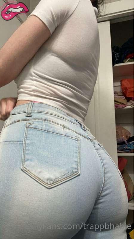 it’s much phatter with no jeans on 😉
‼️HELP PAY FOR MY LABIA..