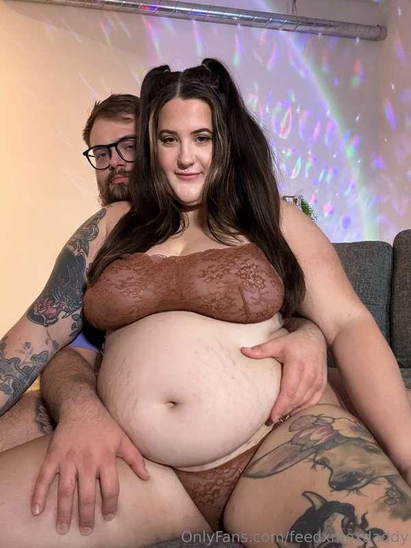 When he’s as obsessed with your belly as you are >>